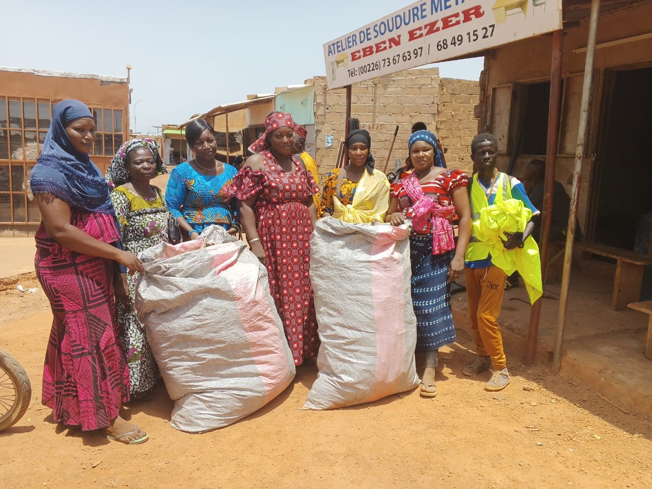 Workers from the Songtaaba Association collective